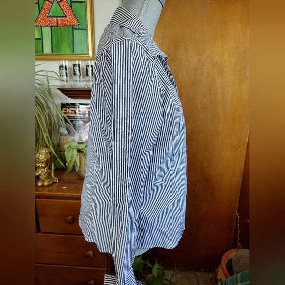 Calvin Klein Women's Classic Button Up Dress Shirt Professional Navy White Sz 12 - Picture 3 of 8